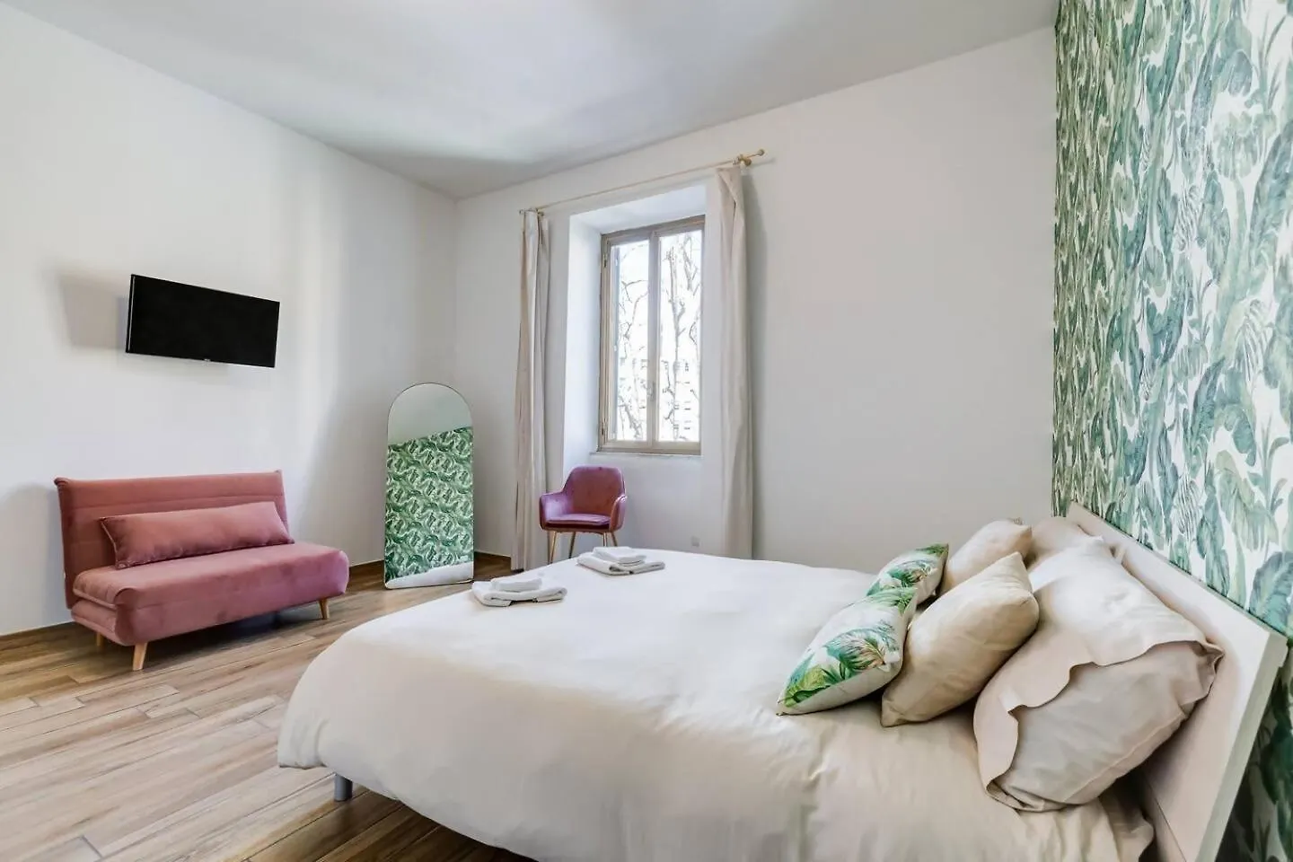 Bright And Spacious 2Bdr Apartment Rome 0*,  Italy